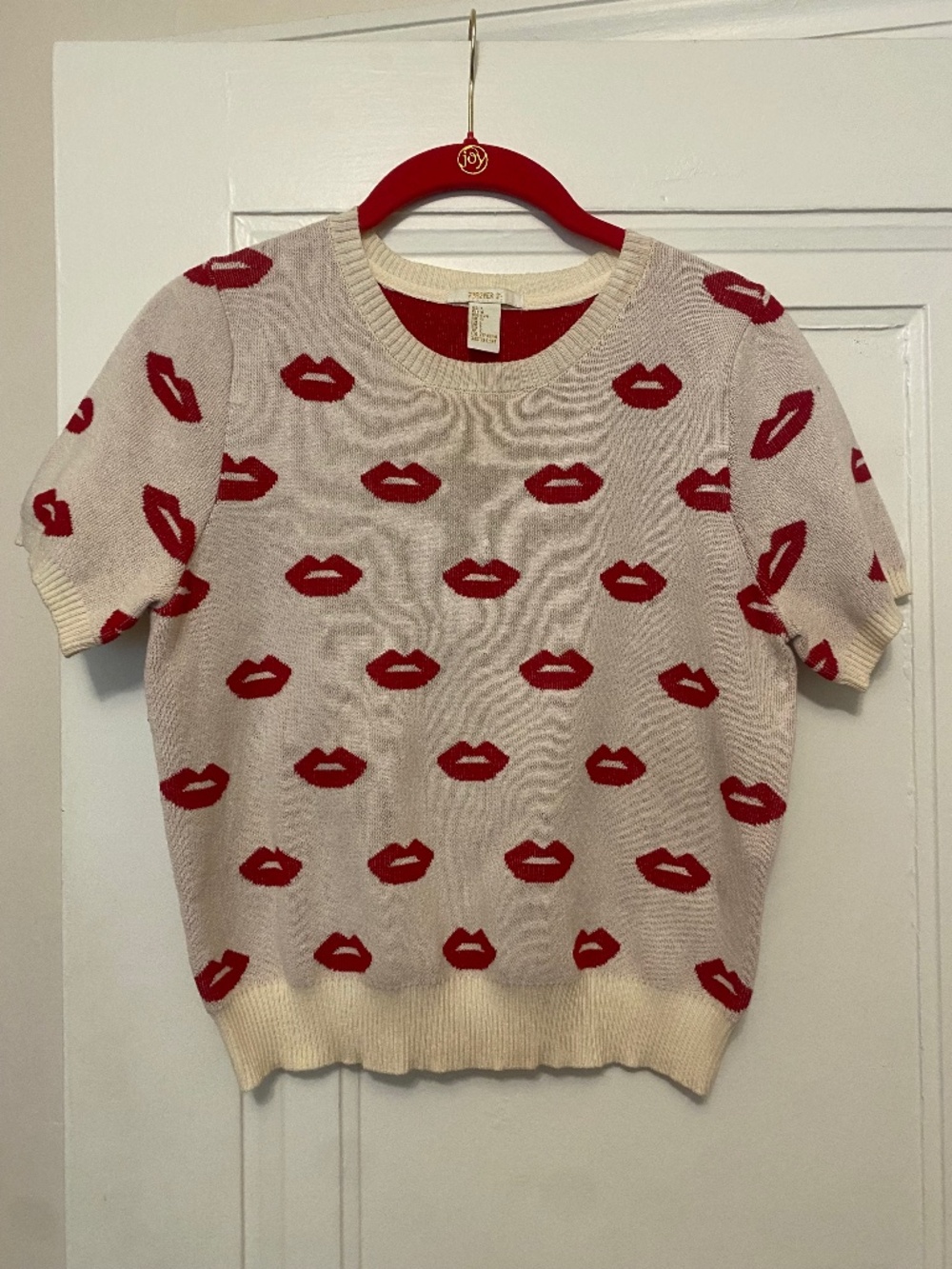 Forever 21 lip print knit top